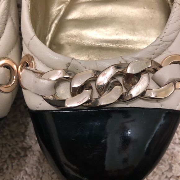 Guess off white ballerina flats - Picture 2 of 7